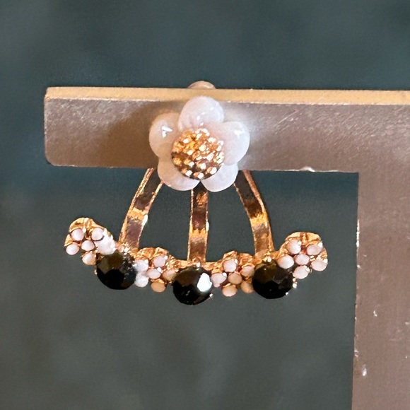 HUGE SALE! DAINTY FLOWER STUDS/CRYSTAL/BLACK DANGLE JACKETS EARRINGS NEW! - Picture 5 of 7